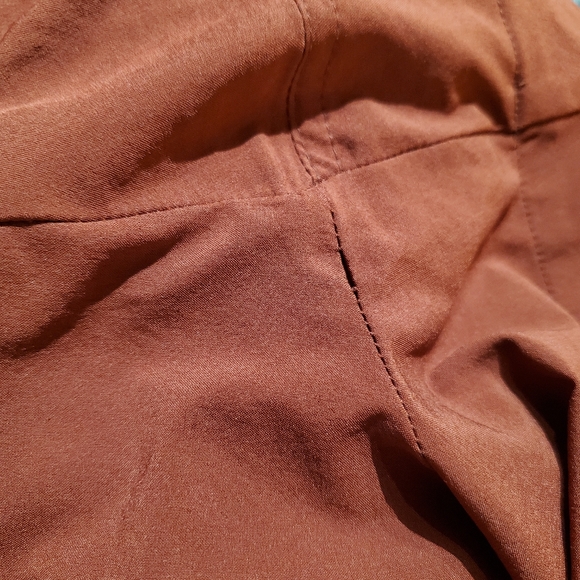 Athleta Tribeca Utility Short in Dried Cinnamon, Size 16 - Picture 9 of 9